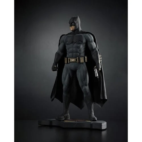 McFarlane Toys - DC Direct Batman (Batman v Superman: Dawn of Justice) (DC Movie Statues) Estátua de resina em escala 1:6