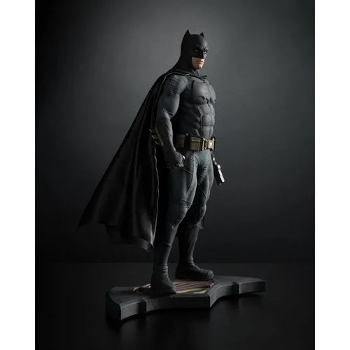 McFarlane Toys - DC Direct Batman (Batman v Superman: Dawn of Justice) (DC Movie Statues) Estátua de resina em escala 1:6