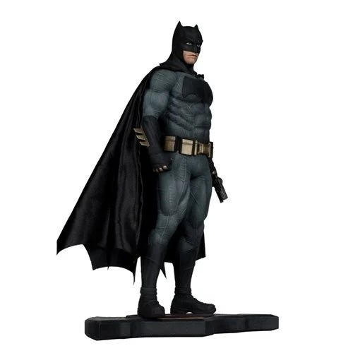 McFarlane Toys - DC Direct Batman (Batman v Superman: Dawn of Justice) (DC Movie Statues) Estátua de resina em escala 1:6