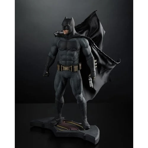 McFarlane Toys - DC Direct Batman (Batman v Superman: Dawn of Justice) (DC Movie Statues) Estátua de resina em escala 1:6