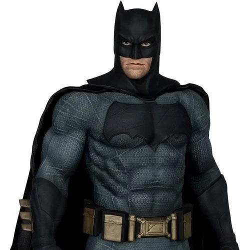 McFarlane Toys - DC Direct Batman (Batman v Superman: Dawn of Justice) (DC Movie Statues) Estátua de resina em escala 1:6